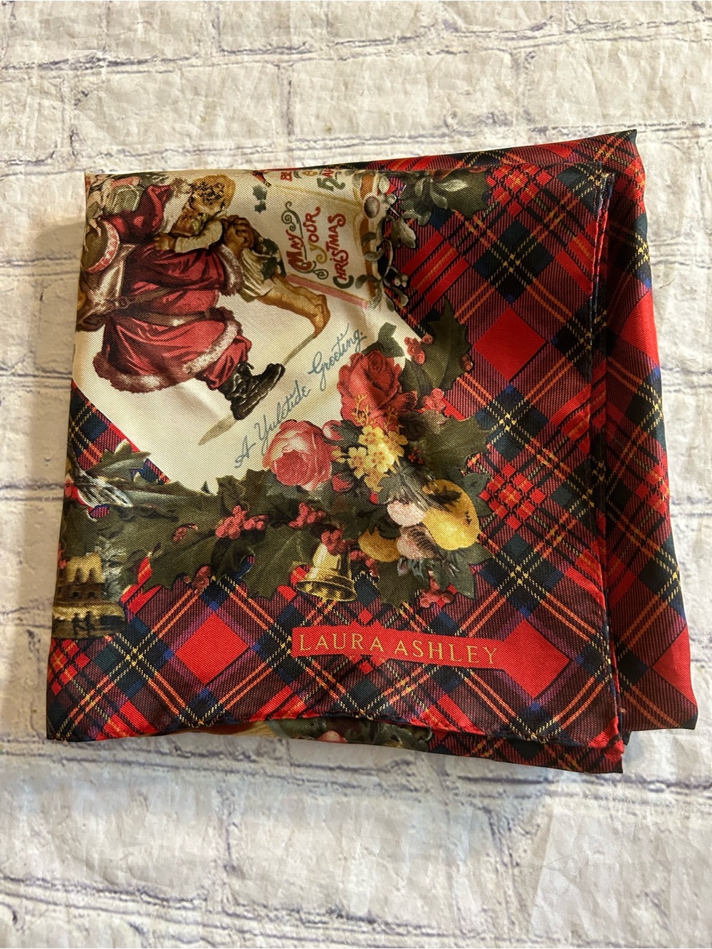 LAURA ASHLEY VTG SANTA CLAUS OVER RED TARTAN PLAID BACKGROUND SCARF SILK - Picture 7 of 10
